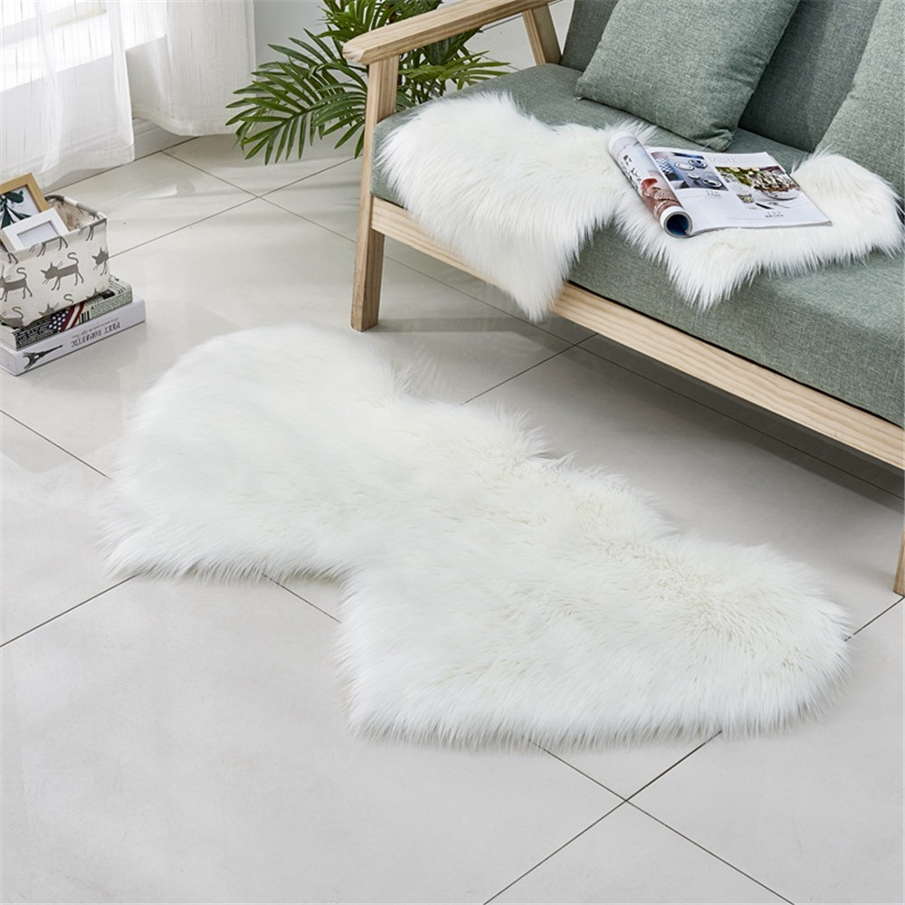 

Double Heart Shaped Fluffy Fur Carpet Floor Mat, Size: 90 x 180cm - White