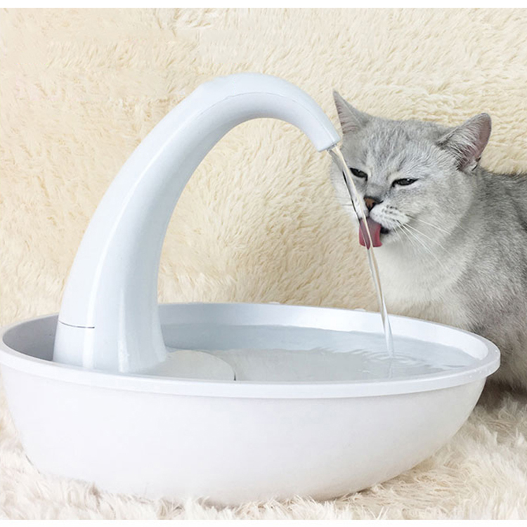 

PIONEER PET Automatic Circulation Feeding Water Flowing Fountain Pet Drinking Dispenser