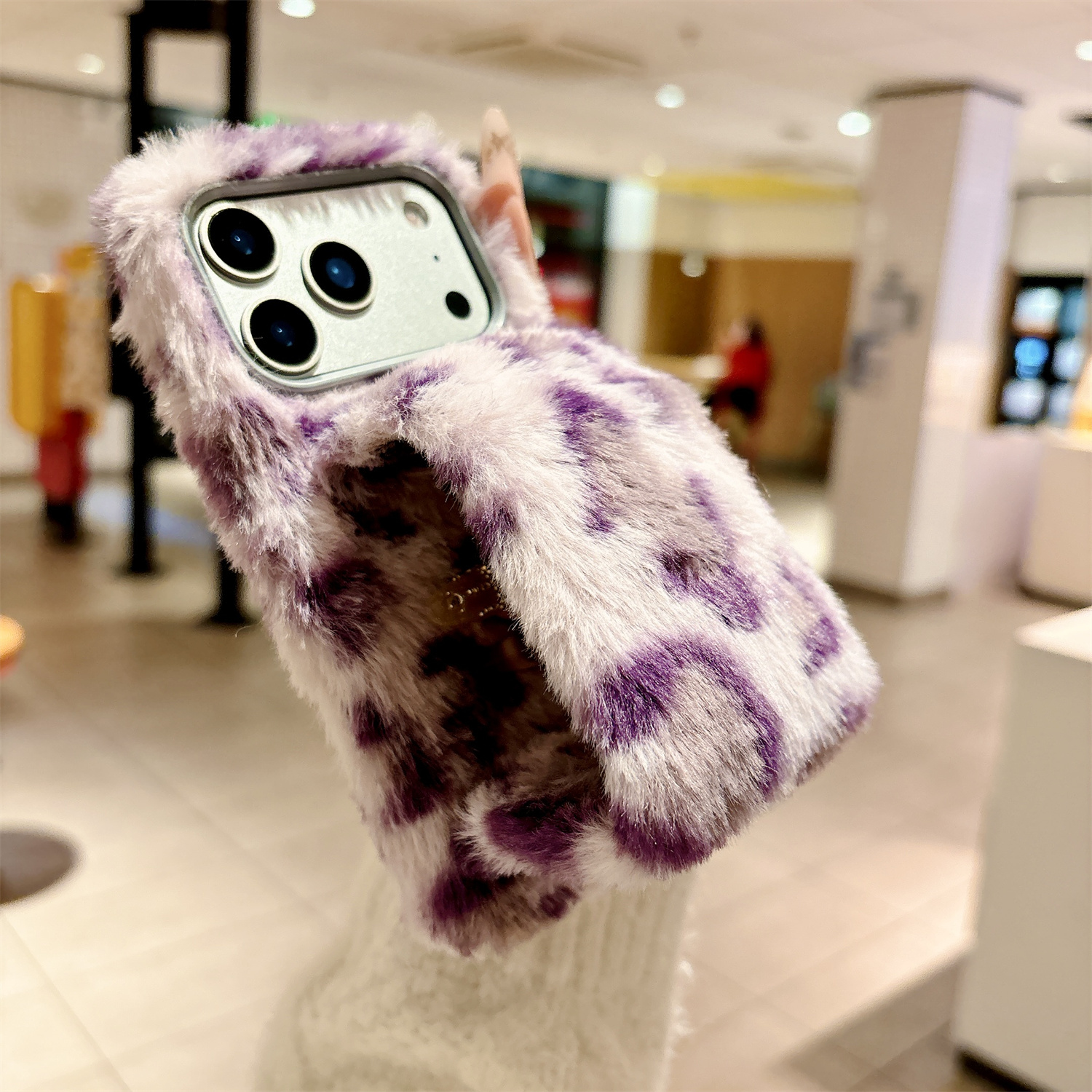 For iPhone 17 Pro Fluffy Phone Case Leopard Winter Warm Hand Strap TPU Cover - Purple