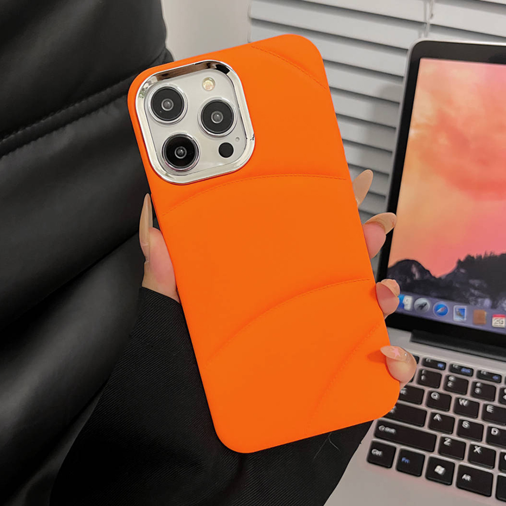 

Für Das Iphone 15 Pro Max-stofffutter Gummiert Die Tpu-telefonabdeckung Anti-kratzer-rückkoffer Mit Metalllinsenrahmen - Orange, iPhone 15 Pro Max