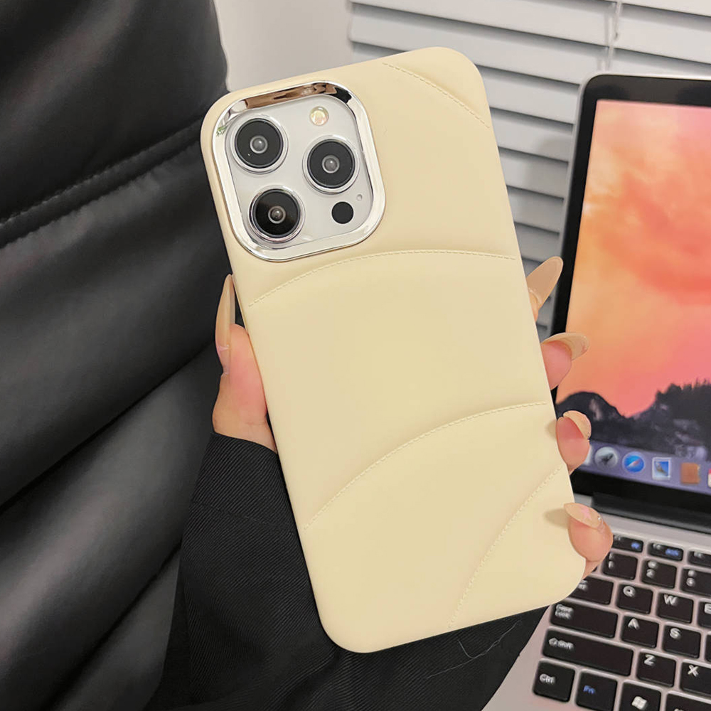 

Für Das Iphone 15 Pro Anti-Drop Back Case Gummiziert Tpu+stofffutter Telefonabdeckung Mit Metalllinsenrahmen - Beige, iPhone 15 Pro